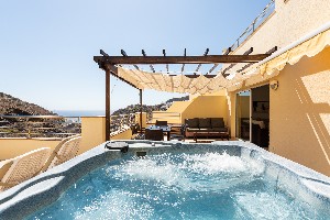 Two bedrooms with jacuzzi