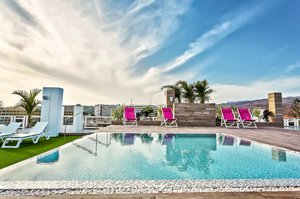 rooftop pool