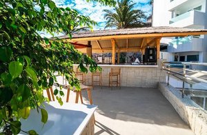 bar