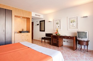 Hotel LIVVO LAGO TAURITO wakacje