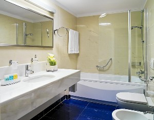 Bathroom Bungalow Suite