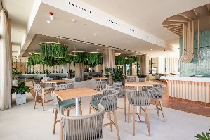 lobby bar