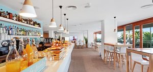 Restaurant/bars