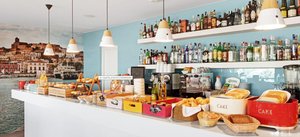 Restaurant/bars