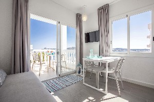 Apartment 1 Bedroom Sea View