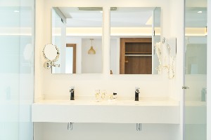 Suite Bathroom