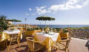 Hotel APARTAMENTOS LA CALETA wakacje