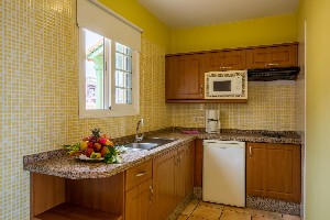 Hotel APARTAMENTOS LA CALETA wakacje