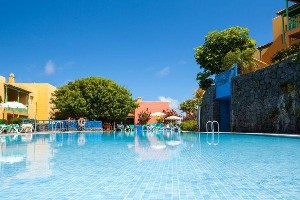 Hotel APARTAMENTOS LA CALETA wakacje