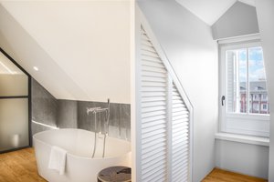 Suite  open-concept bathroom