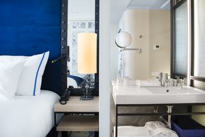 Superior Room open-concept bathroom