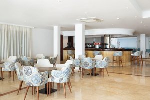 Restaurant/bars