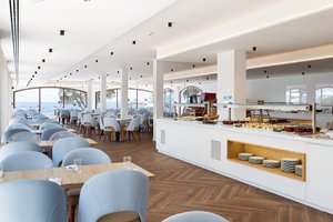 Restaurant/bars
