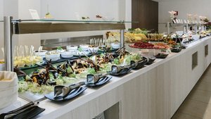 Restaurant/bars