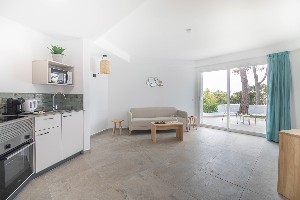 3 Bedrooms Apartment