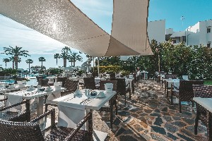 Breakfast Restaurant Terrace