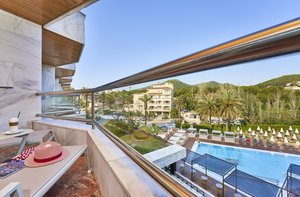 Royal Pool View