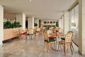 Hotel ALUA LEO wakacje