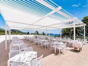 Restaurant/bars