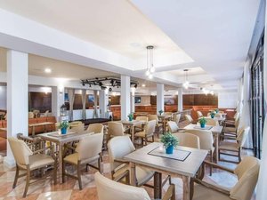 Restaurant/bars