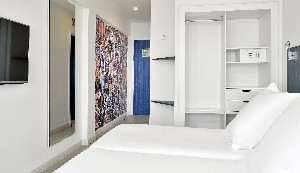 House Pool View room