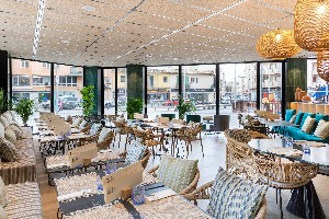 Snack Bar Restaurant