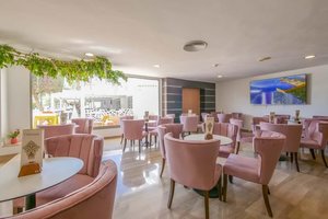Restaurant/bars