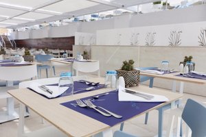 Restaurant/bars