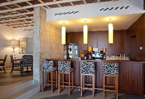 Lobby Bar