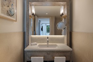 Hilton Superior Bathroom