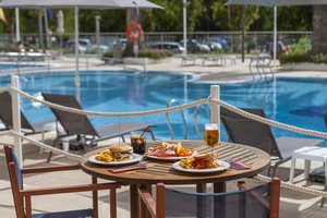 Pool Bar