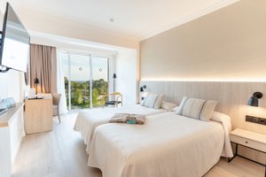 Twin Limited Sea View