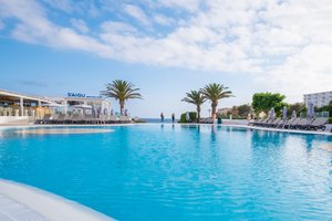 Hotel FERGUS STYLE CAREMA BEACH wakacje