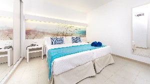 Hotel APARTAMENTOS GLOBALES LORD NELSON wakacje