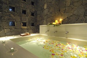 Villa Retama Bathroom Example