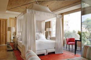 Villa Mimosa Bedroom Example