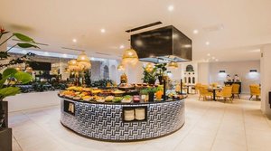 Restaurant/bars