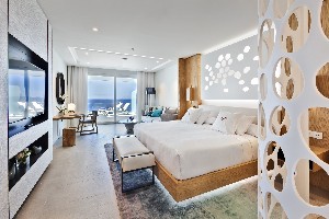 JUNIOR SUITE FRONT & PANORAMIC SEA VIEW