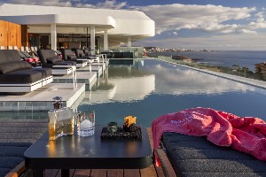 MARESIA THE ROOF (ADULTS ONLY)