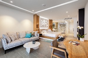 JUNIOR SUITE FRONT & PANORAMIC SEA VIEW