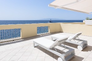 1 Bedroom Suite (SeaFront, Balcony or Terrace)