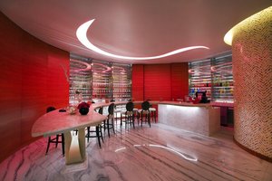 Restaurant/bars