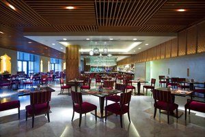 Restaurant/bars