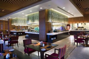 Restaurant/bars