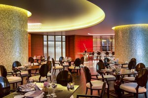 Restaurant/bars