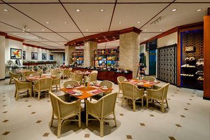 restaurant/bar
