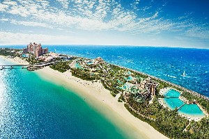 widok na hotel i plażę