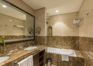 Hotel GOLDEN TULIP MEDIA wakacje