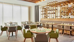 restaurant/bar