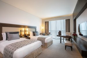 Cozy, scenic, business-friendly stay.